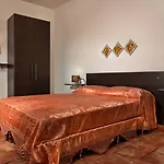 Nake Residenza Artistica SantʼAlfio