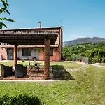 Feriehus Nake Residenza Artistica SantʼAlfio