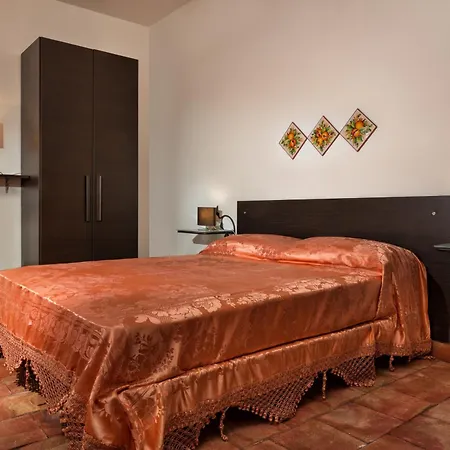 Holiday home Nake Residenza Artistica Sant'Alfio