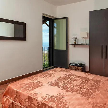 Nake Residenza Artistica Holiday home