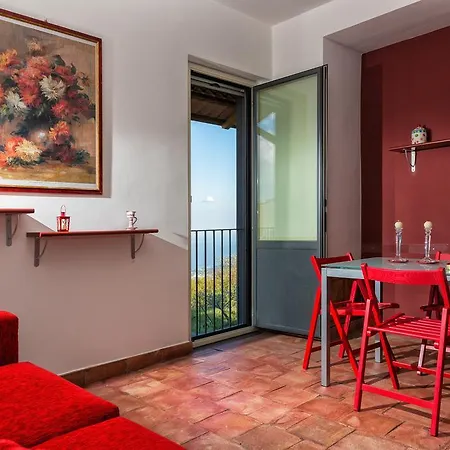 Nake Residenza Artistica Holiday home *