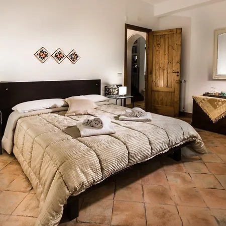 Nake Residenza Artistica Holiday home *