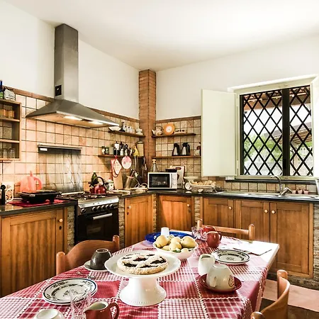 Nake Residenza Artistica Holiday home *
