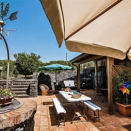 Holiday home Nake Residenza Artistica Sant'Alfio
