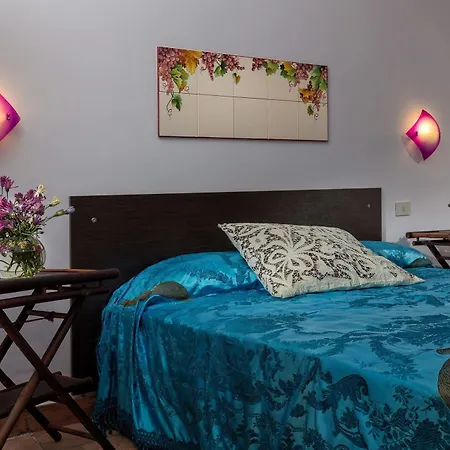 Nake Residenza Artistica Holiday home *