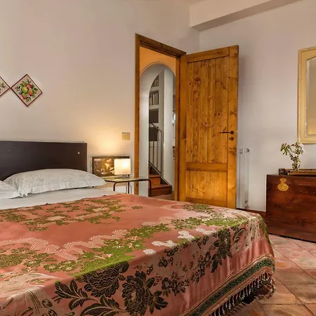 Nake Residenza Artistica * Sant'Alfio